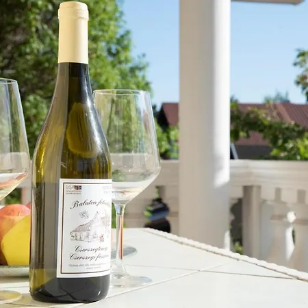 Komaromy