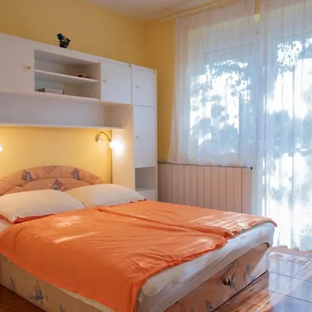 Komáromy Apartman *