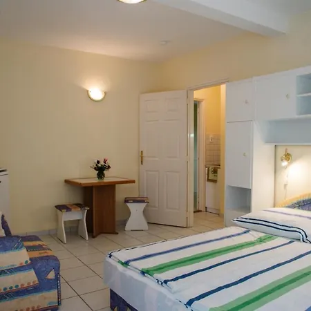 Komaromy * Денешдиаш
